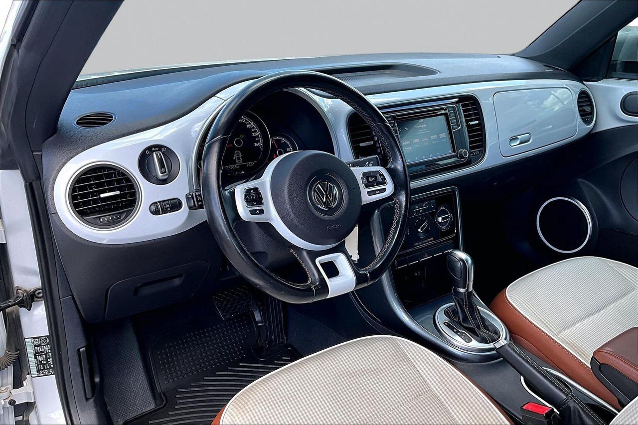 2017 Volkswagen Beetle CLASSIC   POWER TOP   HEATED SEATS   CARPLAY Photo