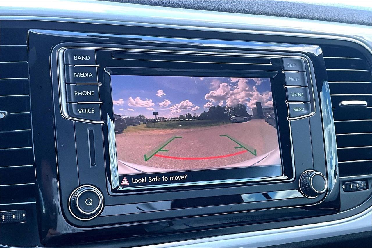 2017 Volkswagen Beetle CLASSIC   POWER TOP   HEATED SEATS   CARPLAY Photo