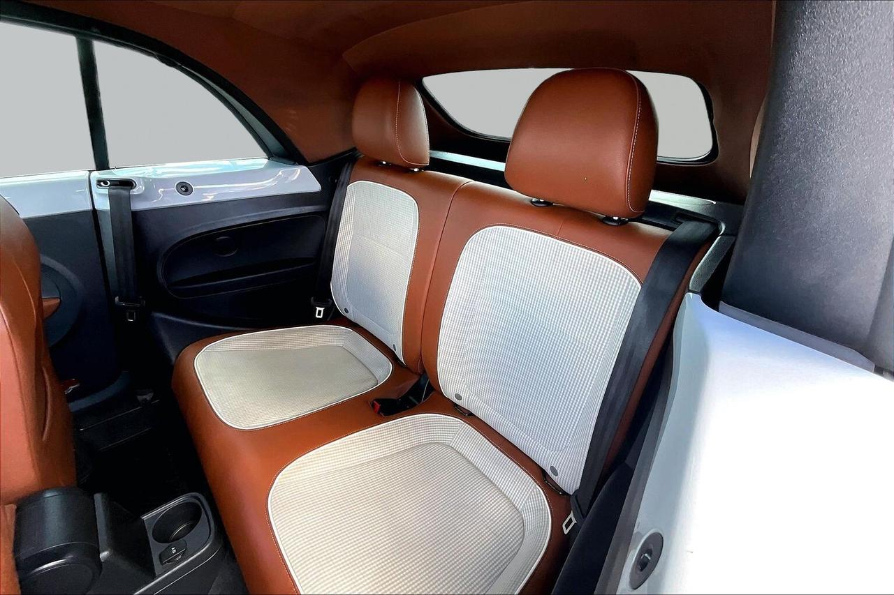 2017 Volkswagen Beetle CLASSIC   POWER TOP   HEATED SEATS   CARPLAY Photo