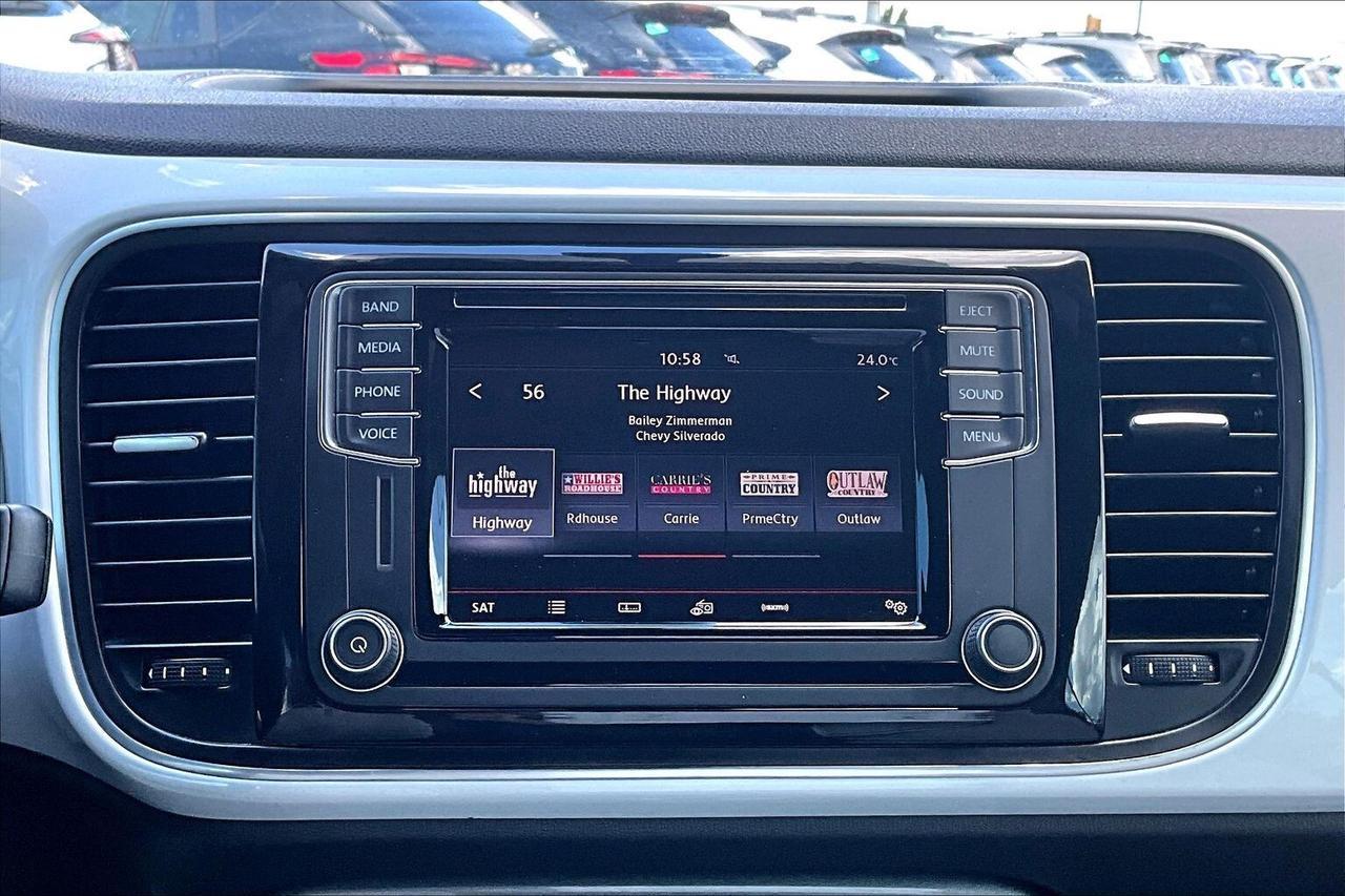 2017 Volkswagen Beetle CLASSIC   POWER TOP   HEATED SEATS   CARPLAY Photo