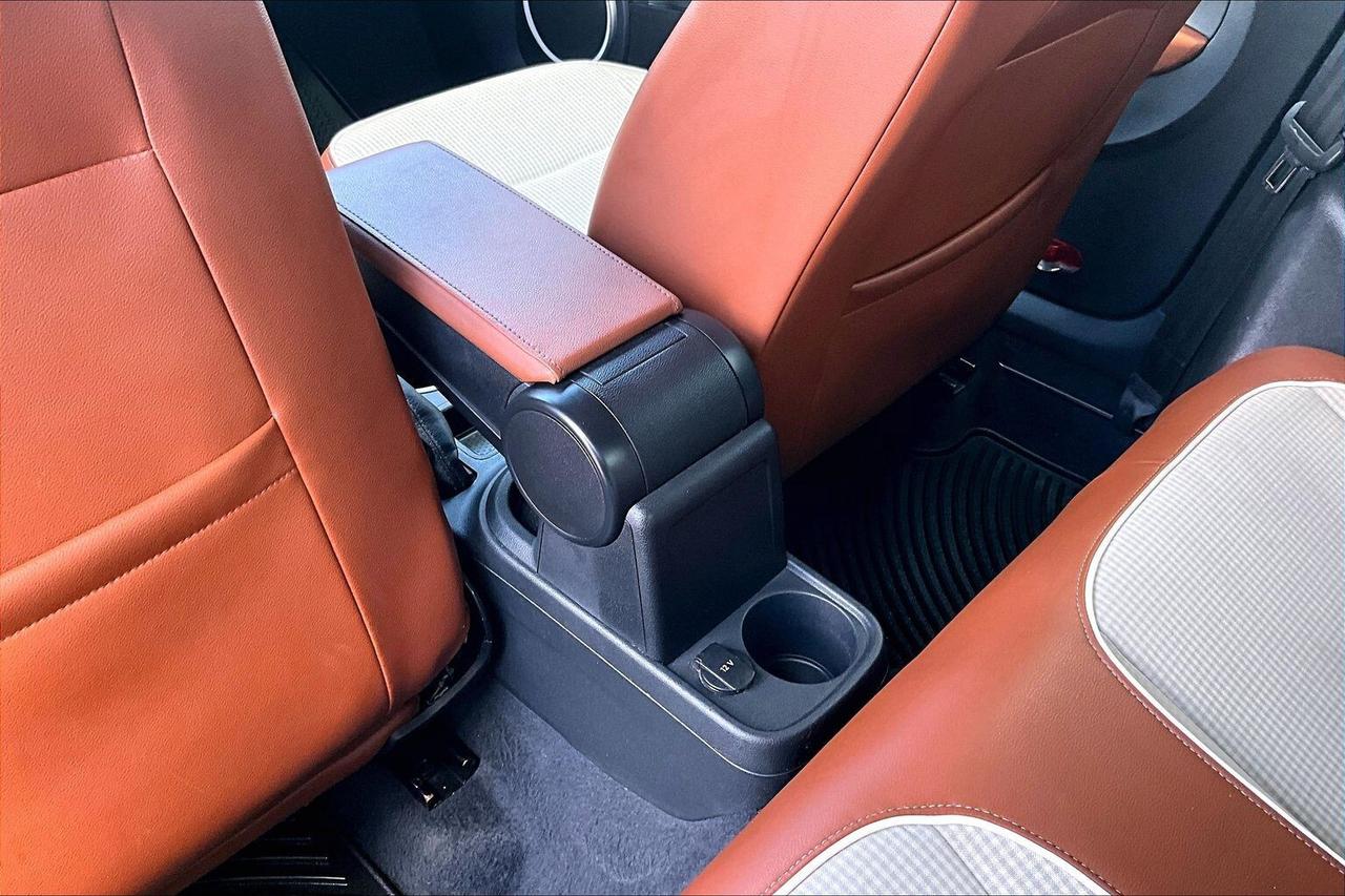 2017 Volkswagen Beetle CLASSIC   POWER TOP   HEATED SEATS   CARPLAY Photo