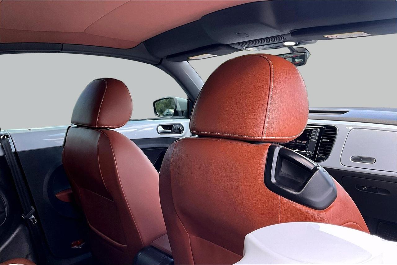 2017 Volkswagen Beetle CLASSIC   POWER TOP   HEATED SEATS   CARPLAY Photo