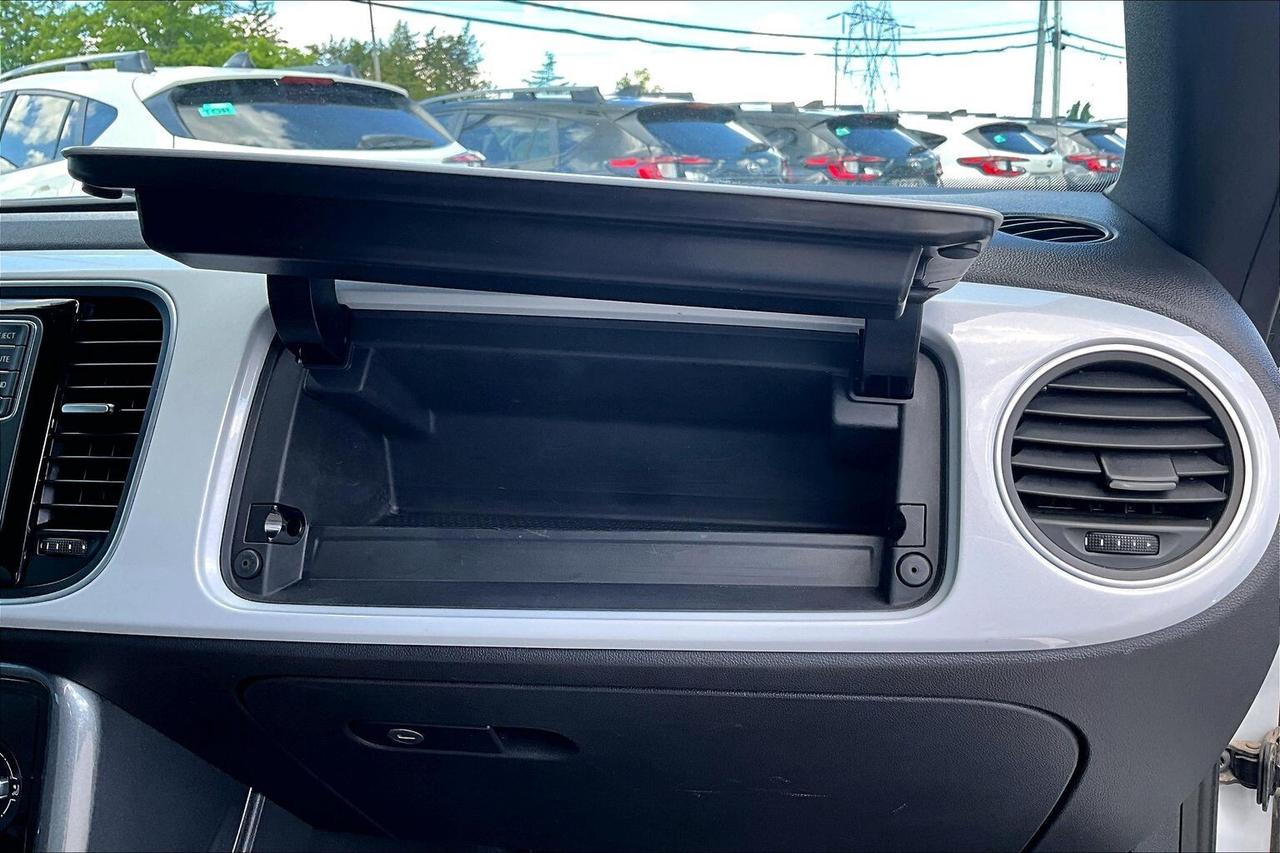 2017 Volkswagen Beetle CLASSIC   POWER TOP   HEATED SEATS   CARPLAY Photo