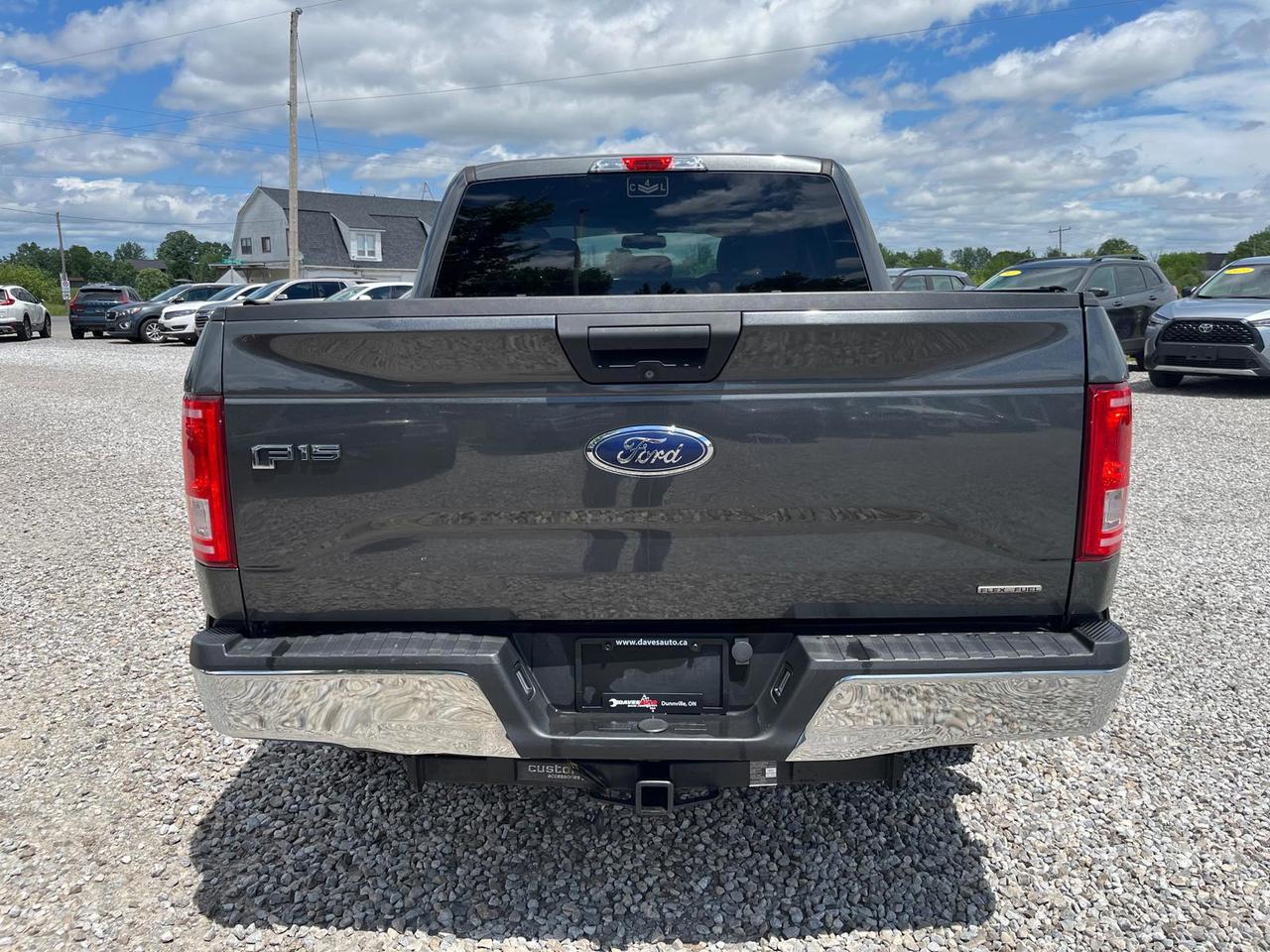 2016 Ford F-150 XLT Photo3