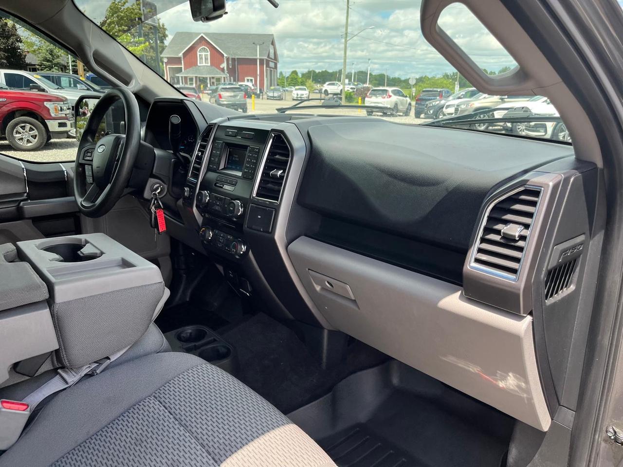 2016 Ford F-150 XLT Photo