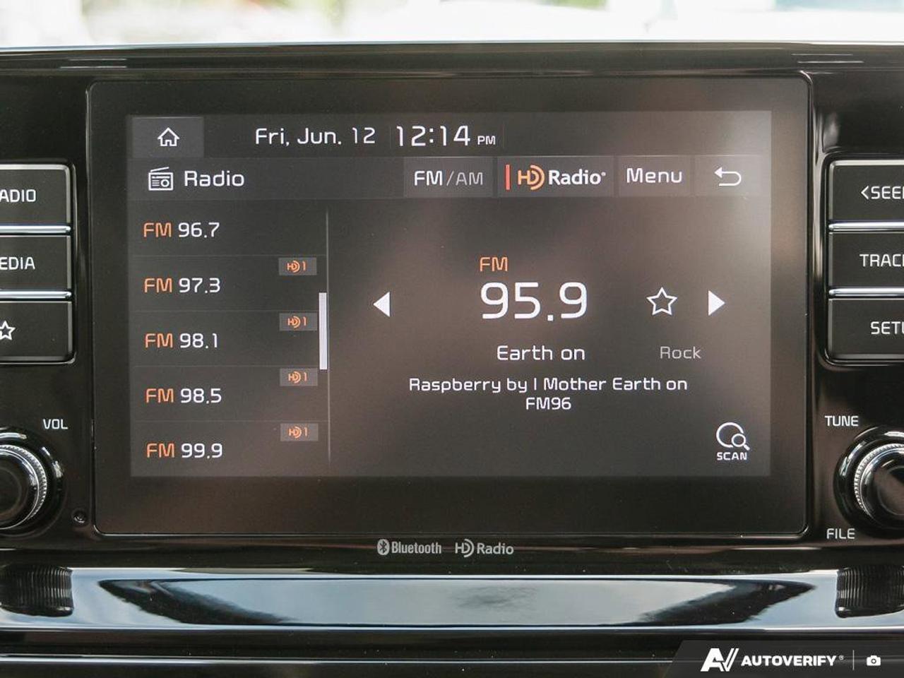 2023 Kia Seltos EX   AWD   Leather   Sunroof   Heated Steering Whe Photo