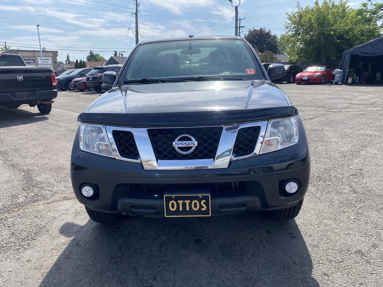 2013 Nissan Frontier 4WD Crew CAB LWB Auto SV Photo