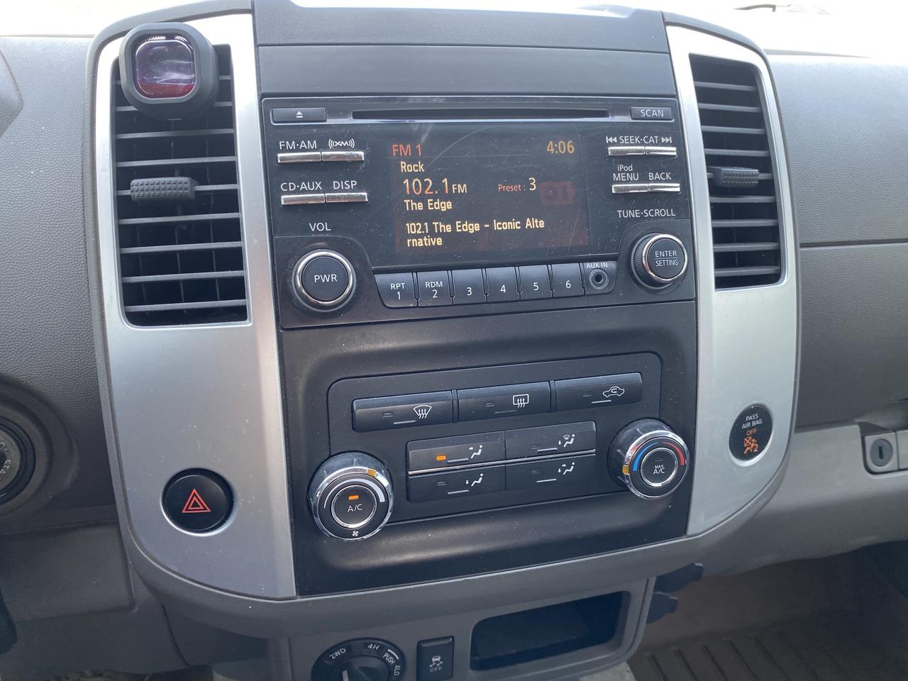 2013 Nissan Frontier 4WD Crew CAB LWB Auto SV Photo