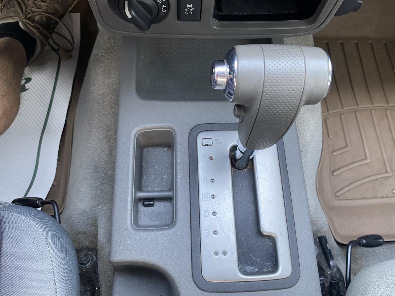 2013 Nissan Frontier 4WD Crew CAB LWB Auto SV Photo