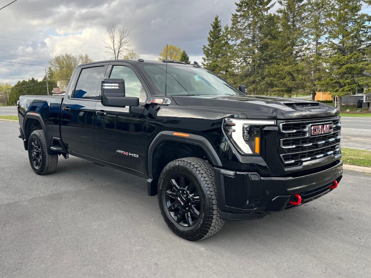 2026 GMC SIERRA 2500HD Crew Cab Standard Box 4-Wheel Drive AT4 Photo2
