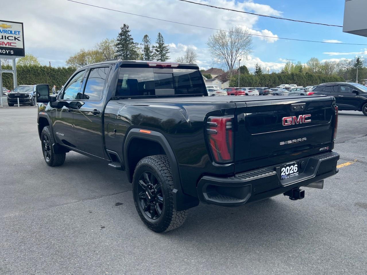 2026 GMC SIERRA 2500HD Crew Cab Standard Box 4-Wheel Drive AT4 Photo
