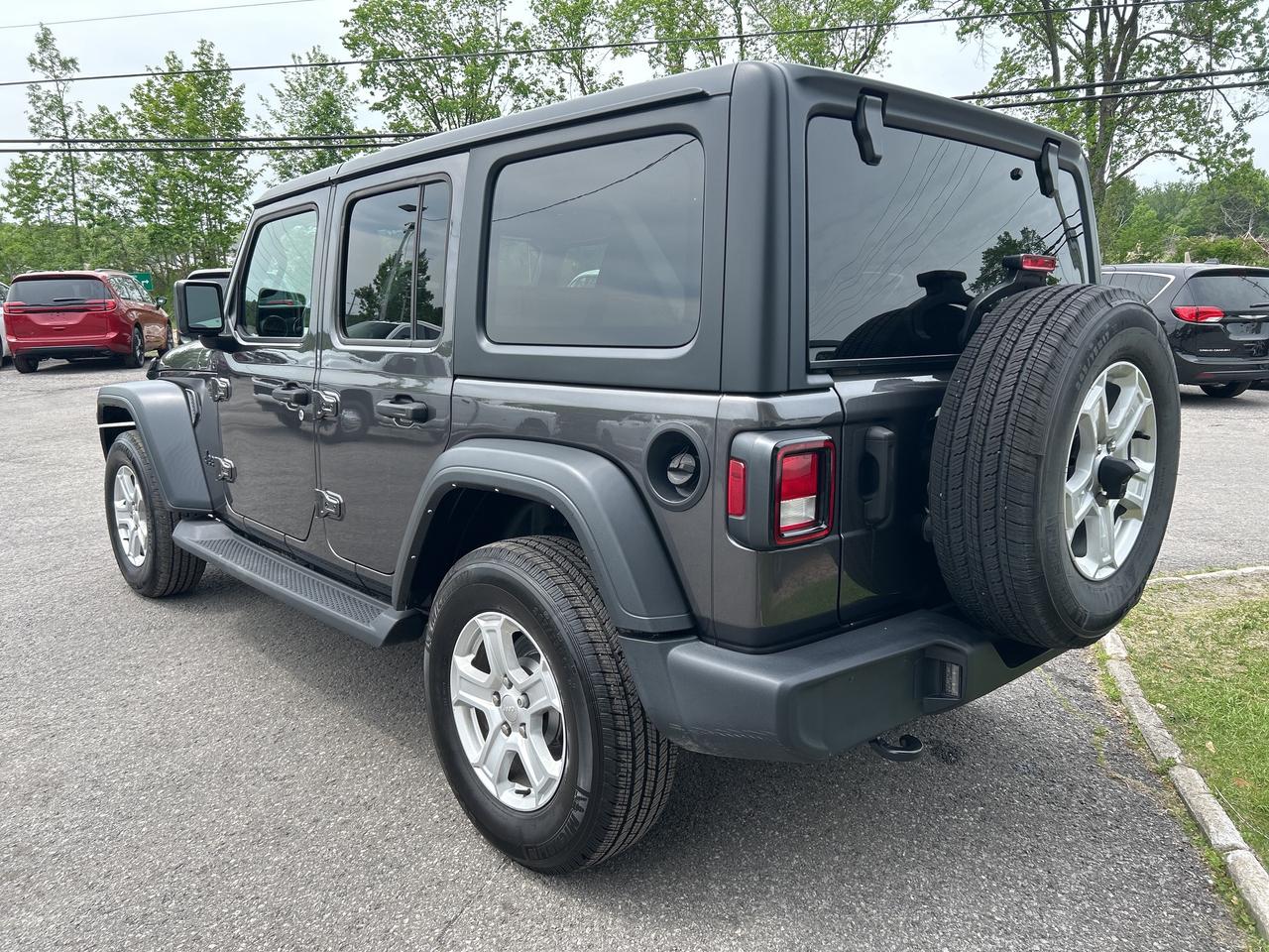 2023 Jeep Wrangler Sport S Photo
