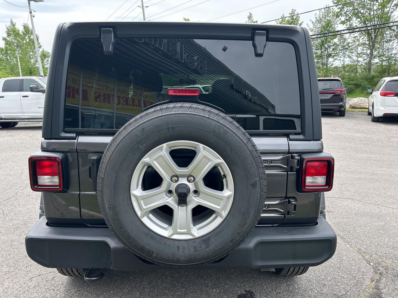 2023 Jeep Wrangler Sport S Photo