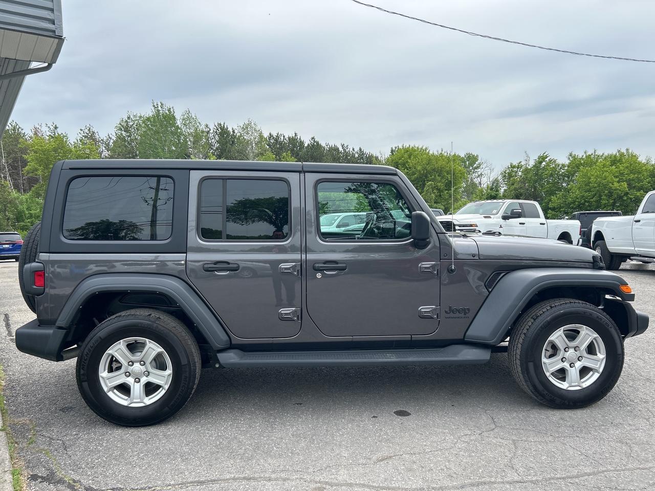 2023 Jeep Wrangler Sport S Photo