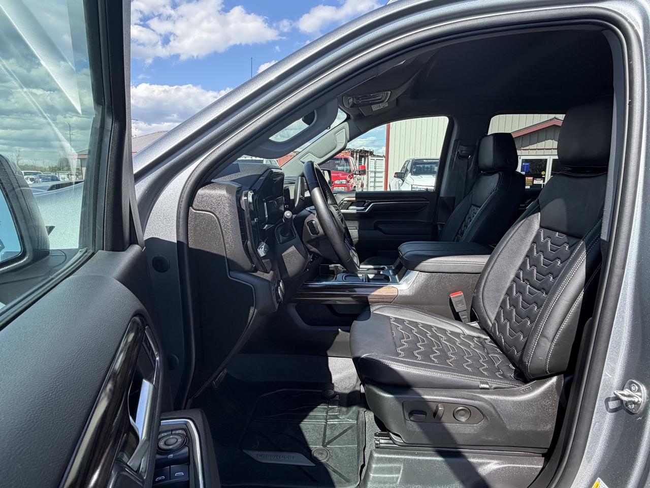 2024 Chevrolet Silverado 1500 4WD Crew Cab 147  RST Photo