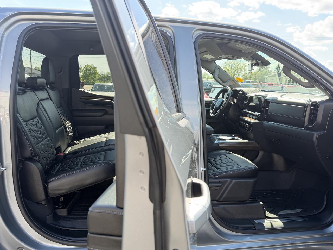 2024 Chevrolet Silverado 1500 4WD Crew Cab 147  RST Photo