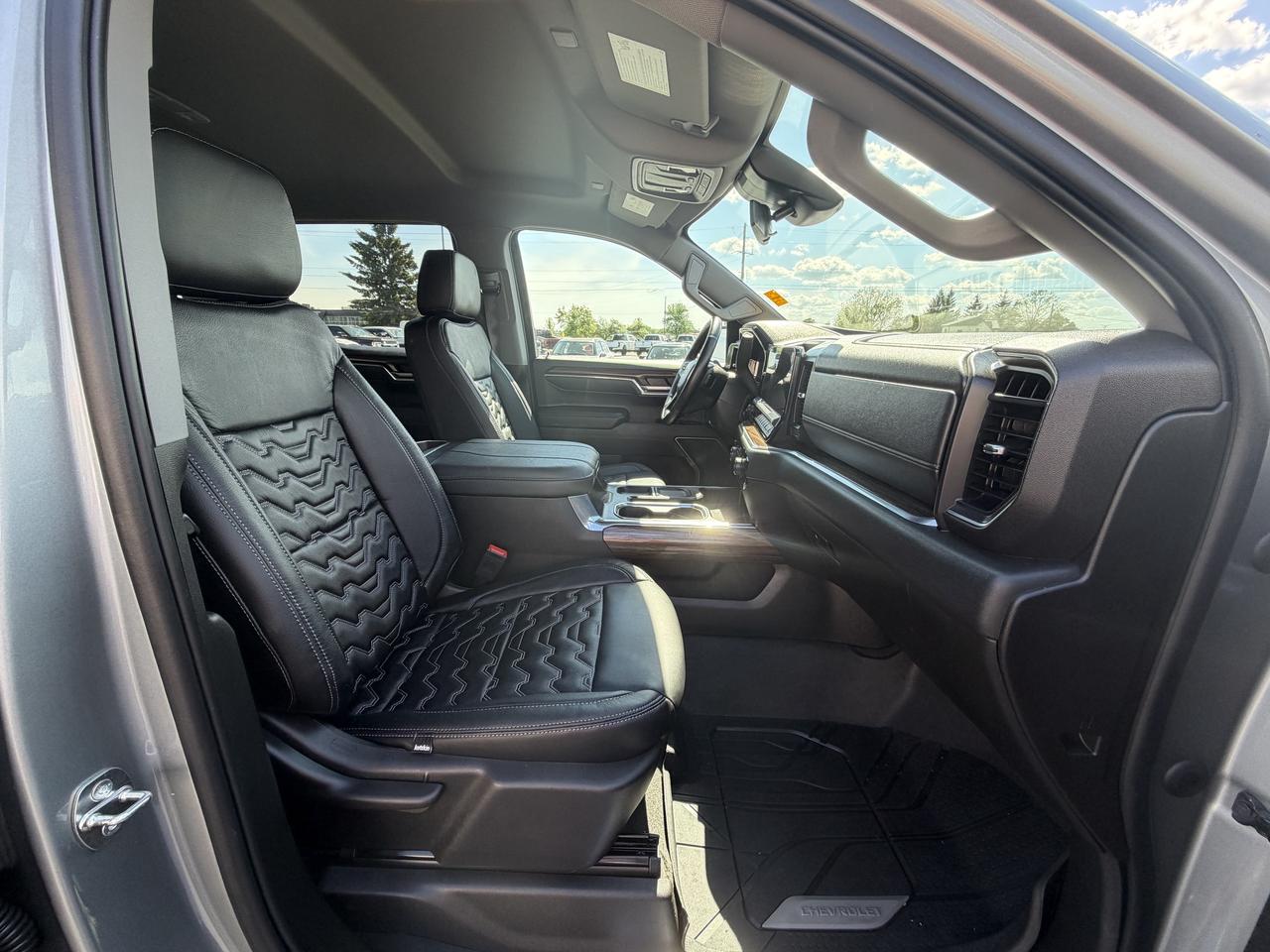 2024 Chevrolet Silverado 1500 4WD Crew Cab 147  RST Photo