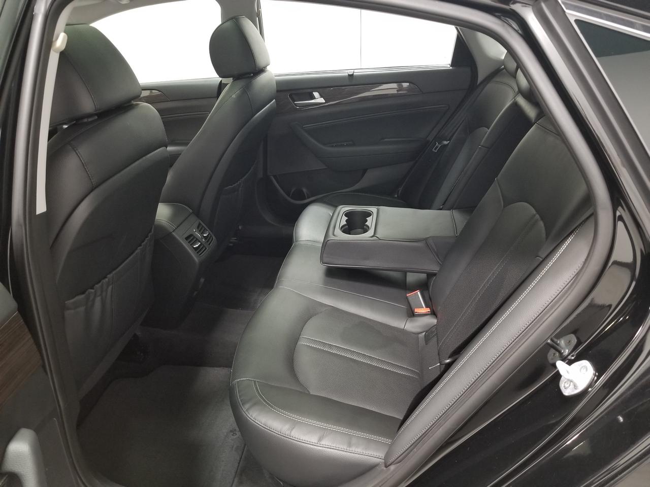 2018 Hyundai Sonata Hybrid Limited 4dr Sedan Photo