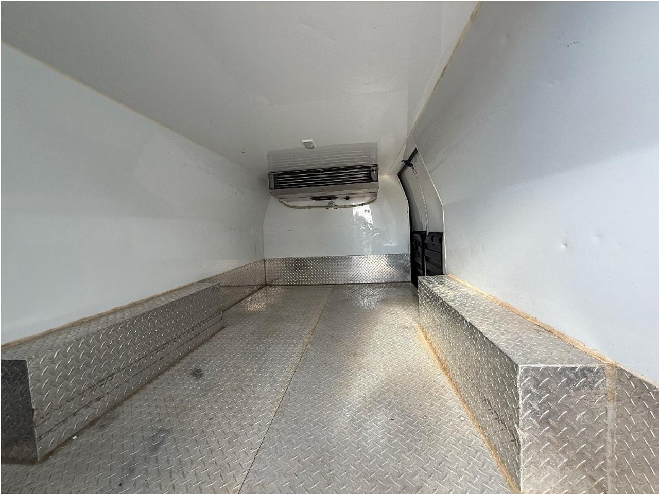 2016 Chevrolet Express Reefer Refrigerator  w/Standby Plug Only 48,986KM Photo