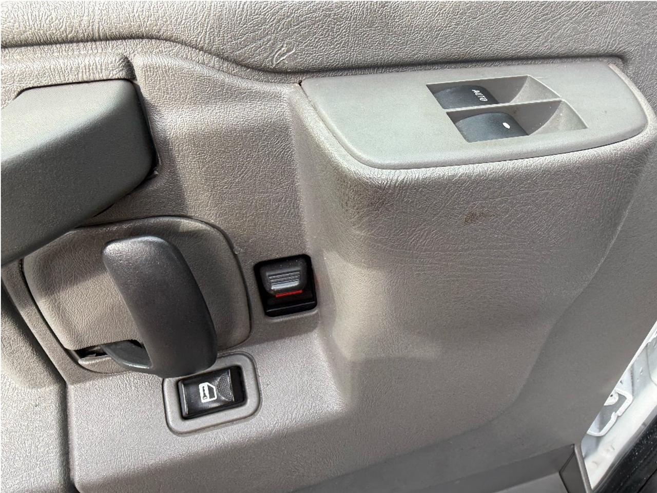 2016 Chevrolet Express Reefer Refrigerator  w/Standby Plug Only 48,986KM Photo