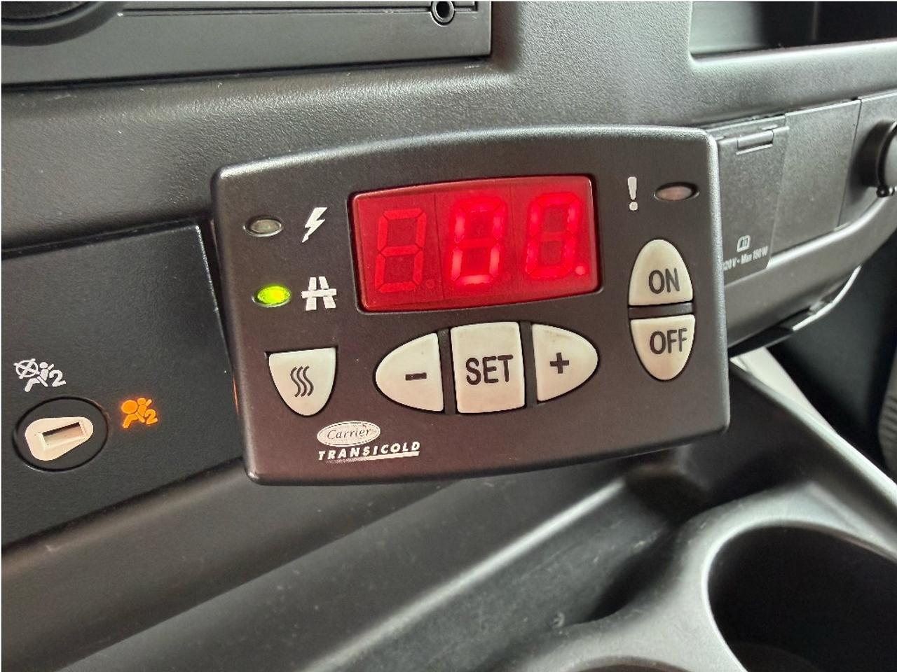 2016 Chevrolet Express Reefer Refrigerator  w/Standby Plug Only 48,986KM Photo