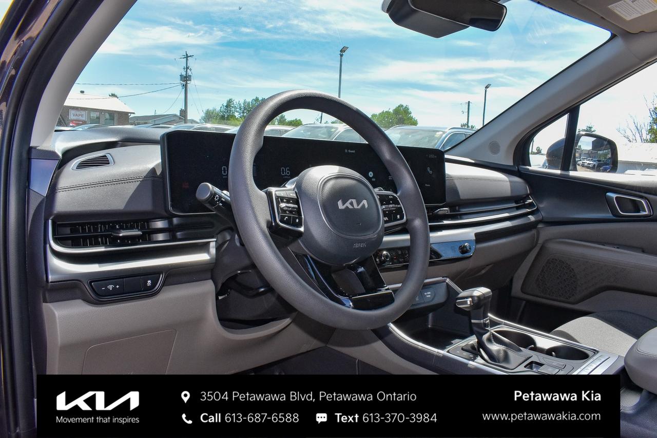 2026 Kia Carnival LX Passenger Van Photo