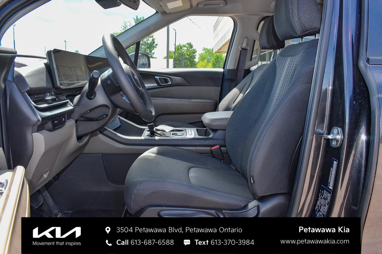 2026 Kia Carnival LX Passenger Van Photo