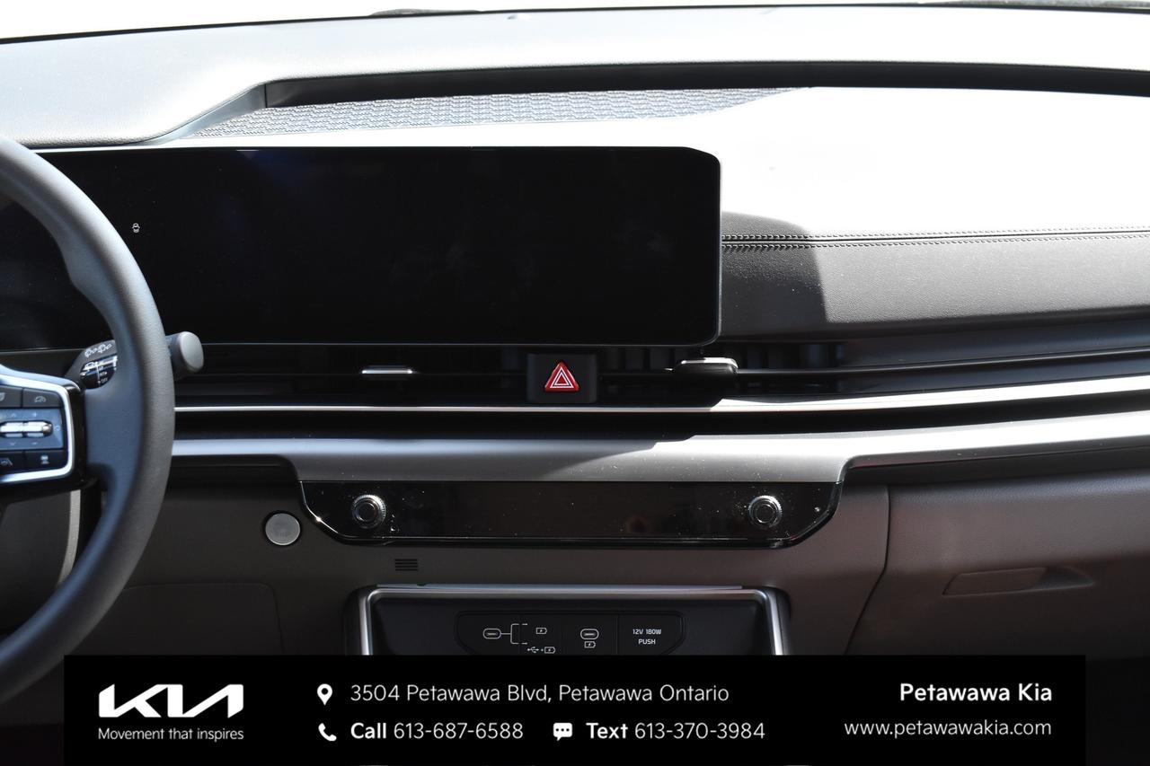 2026 Kia Carnival LX Passenger Van Photo