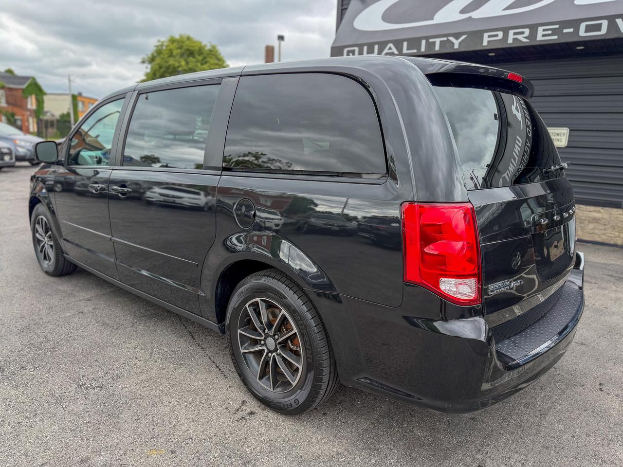 2017 Dodge Grand Caravan GT/NAVI/P. SLIDING DOORS/CAMERA/LEATHER/REMOTE Photo3