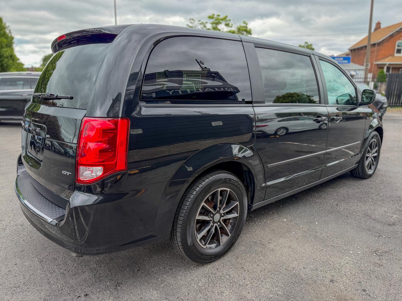 2017 Dodge Grand Caravan GT/NAVI/P. SLIDING DOORS/CAMERA/LEATHER/REMOTE Photo