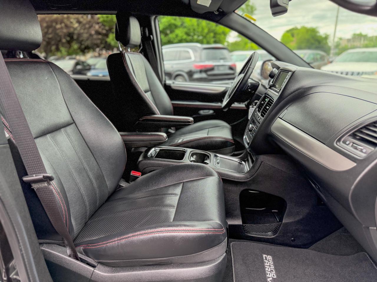 2017 Dodge Grand Caravan GT/NAVI/P. SLIDING DOORS/CAMERA/LEATHER/REMOTE Photo