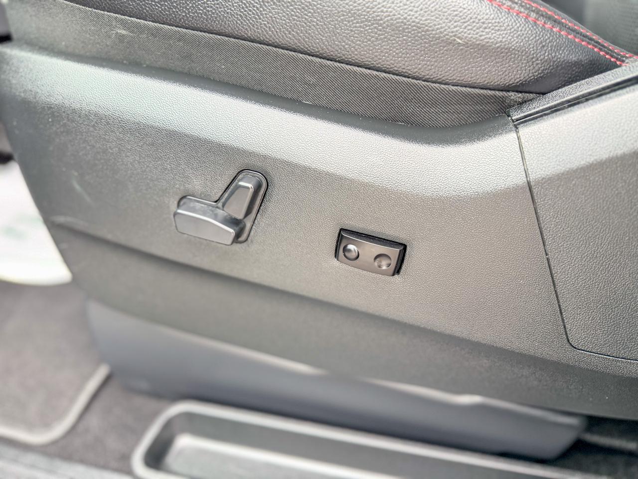 2017 Dodge Grand Caravan GT/NAVI/P. SLIDING DOORS/CAMERA/LEATHER/REMOTE Photo