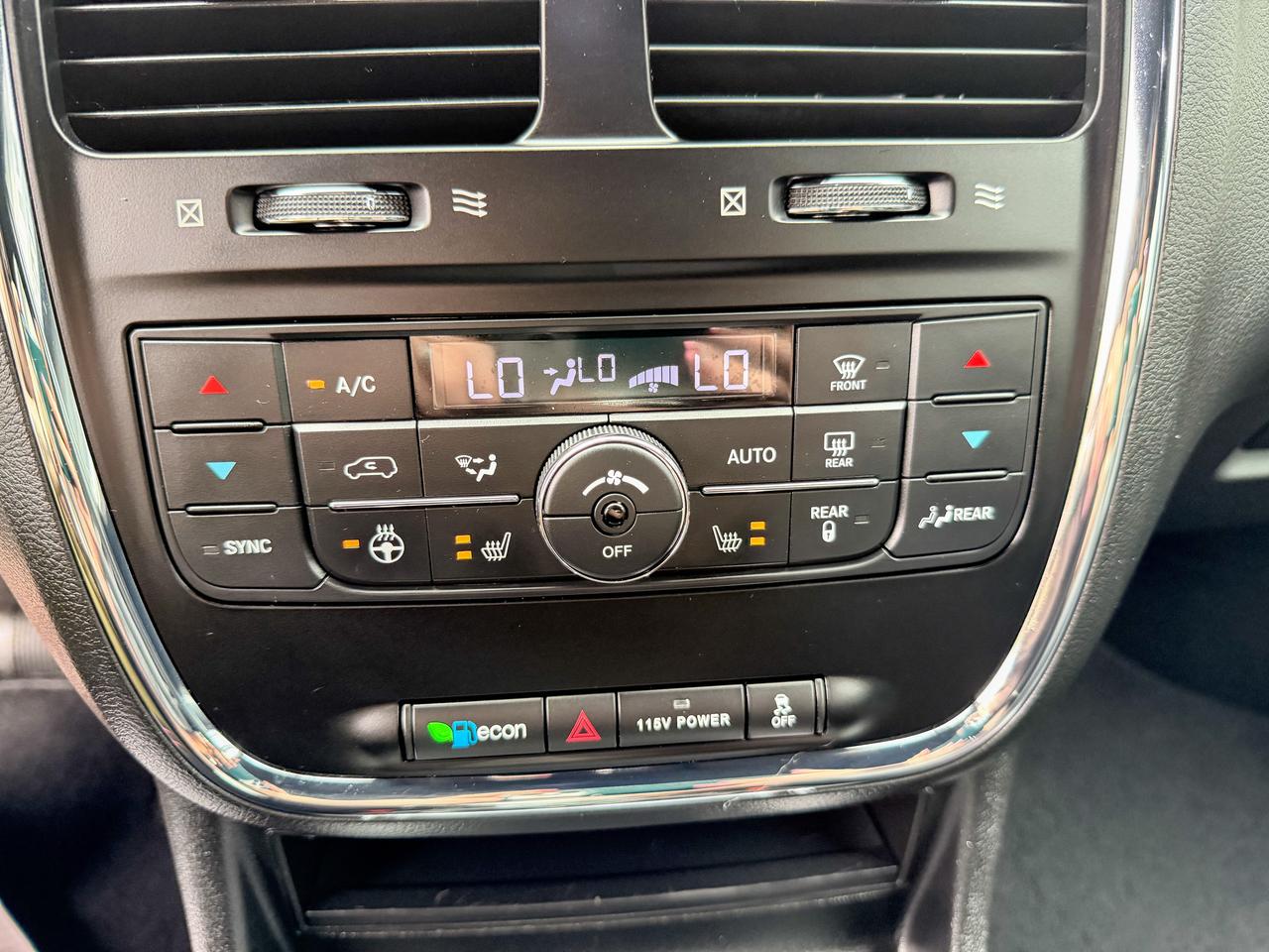 2017 Dodge Grand Caravan GT/NAVI/P. SLIDING DOORS/CAMERA/LEATHER/REMOTE Photo