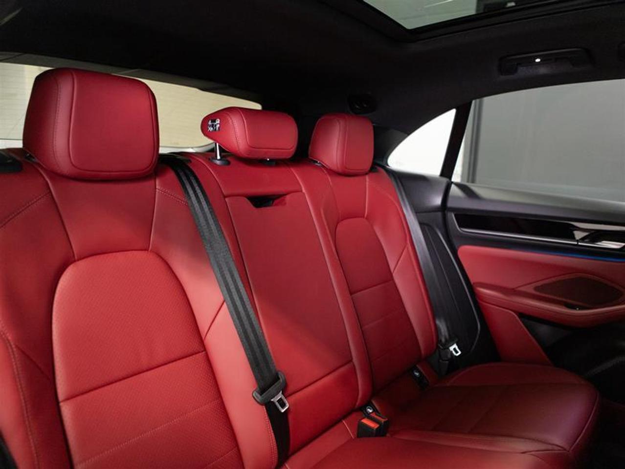 2026 Porsche Macan Electric 4 AWD Photo