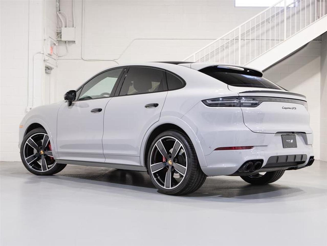 2022 Porsche Cayenne GTS Coupe Photo