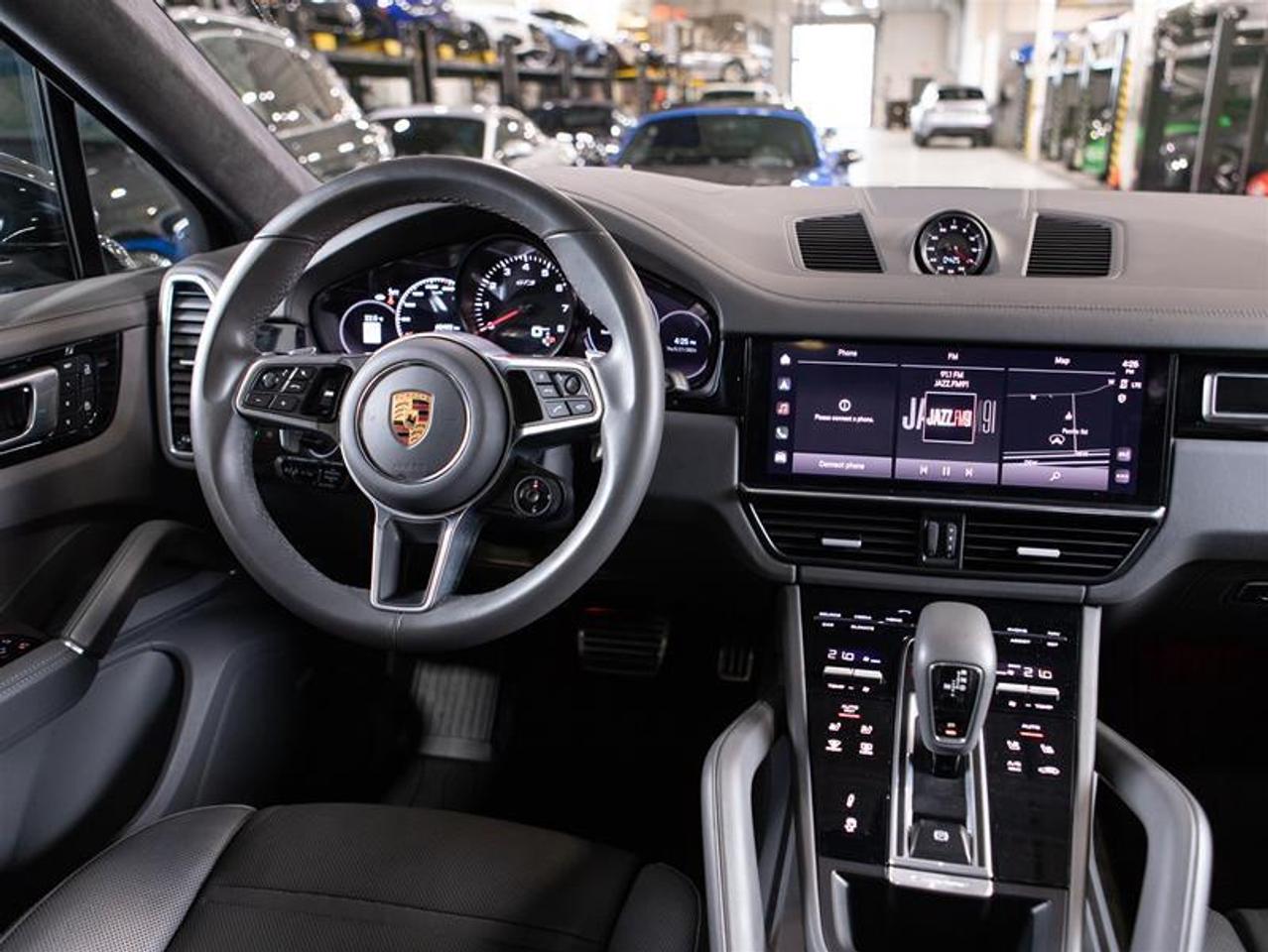 2022 Porsche Cayenne GTS Coupe Photo