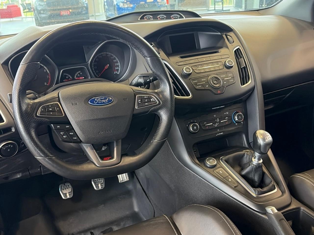 2016 Ford Focus ST Base 4dr Hatchback Photo