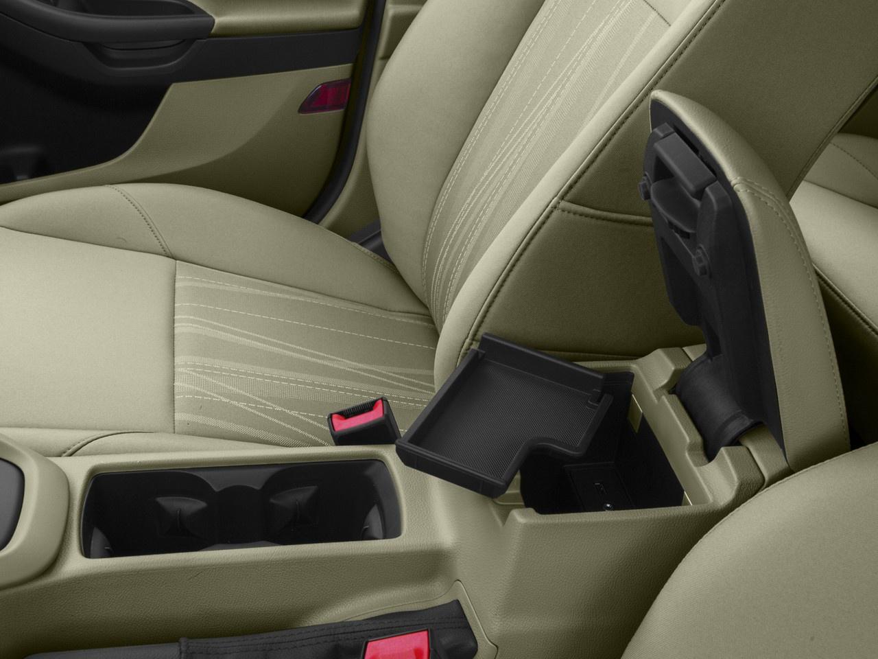 2015 Ford Focus 4DR SDN SE Photo
