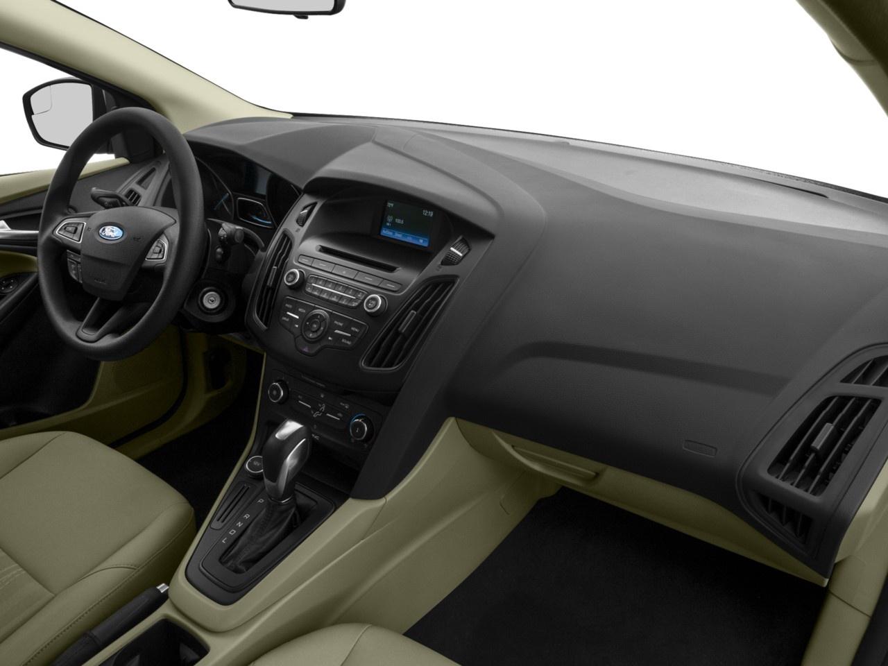 2015 Ford Focus 4DR SDN SE Photo