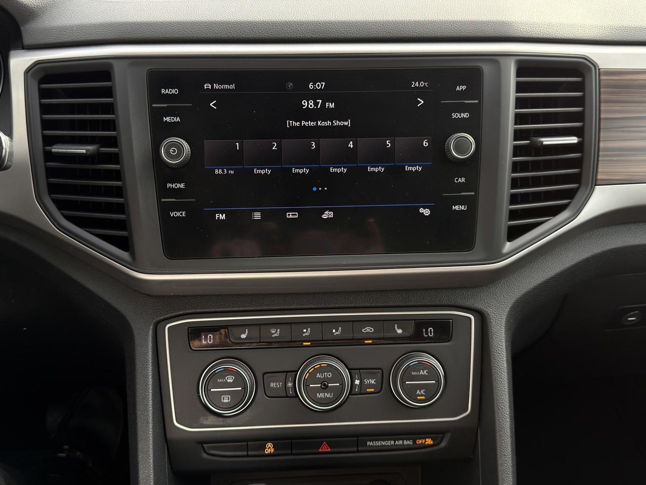 2021 Volkswagen Atlas Comfortline AWD Pearl White   7 Pass   Leather   B Photo