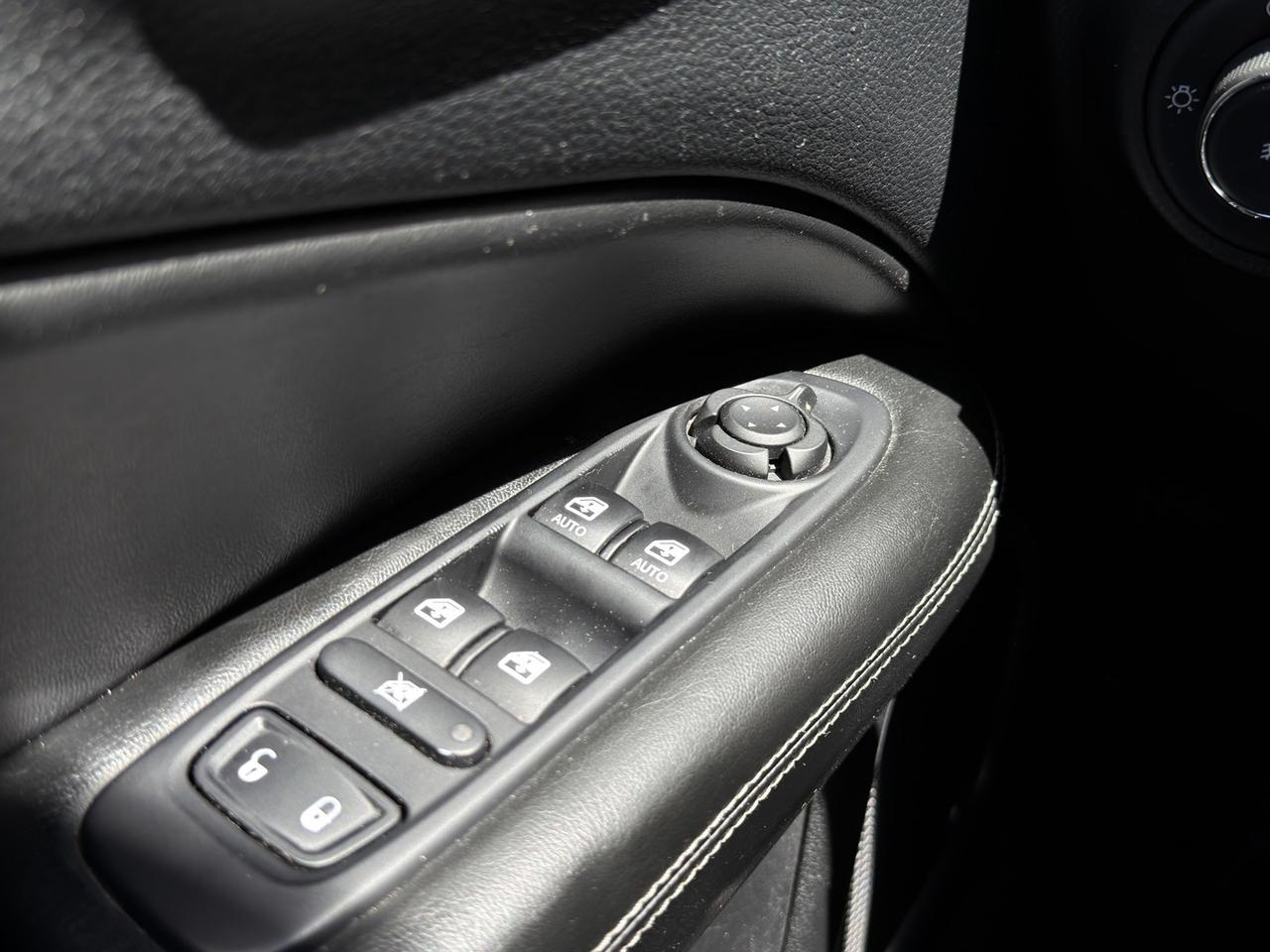 2019 Jeep Compass High Altitude 4X4   Pano Roof   Leather   Blind Sp Photo