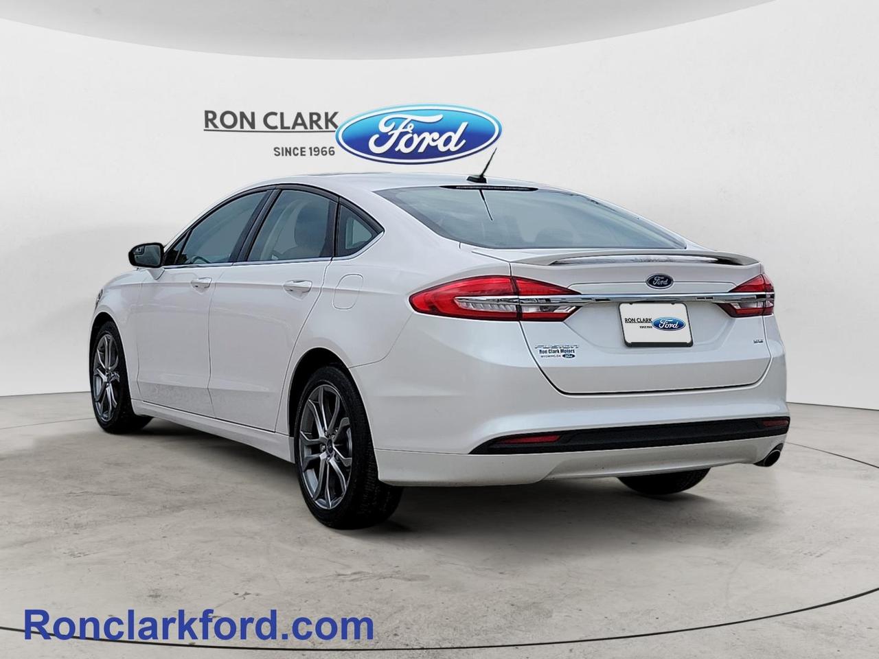 2017 Ford Fusion SE 4dr Front-wheel Drive Sedan Photo