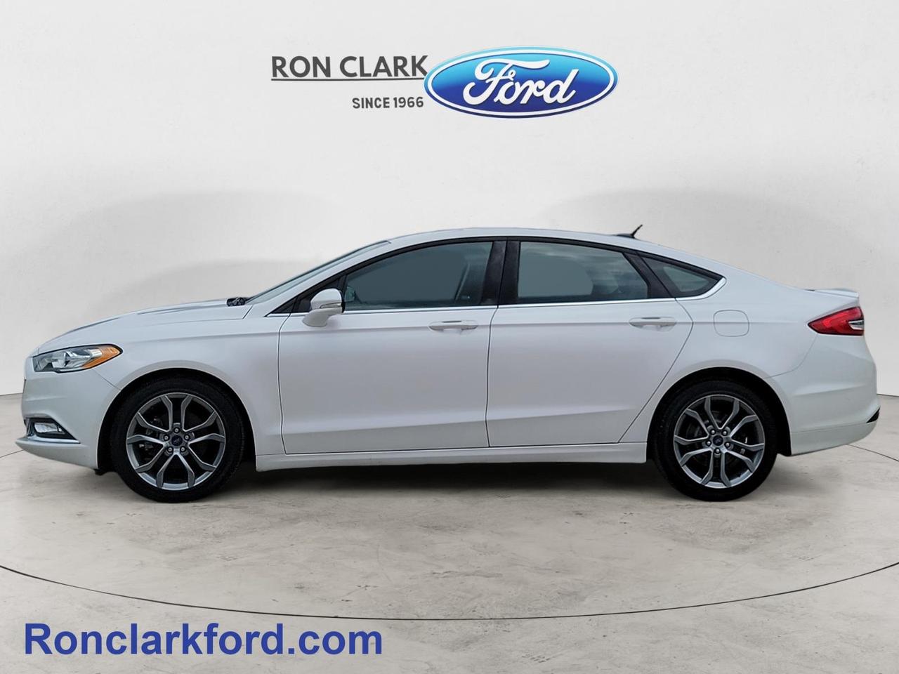 2017 Ford Fusion SE 4dr Front-wheel Drive Sedan Photo