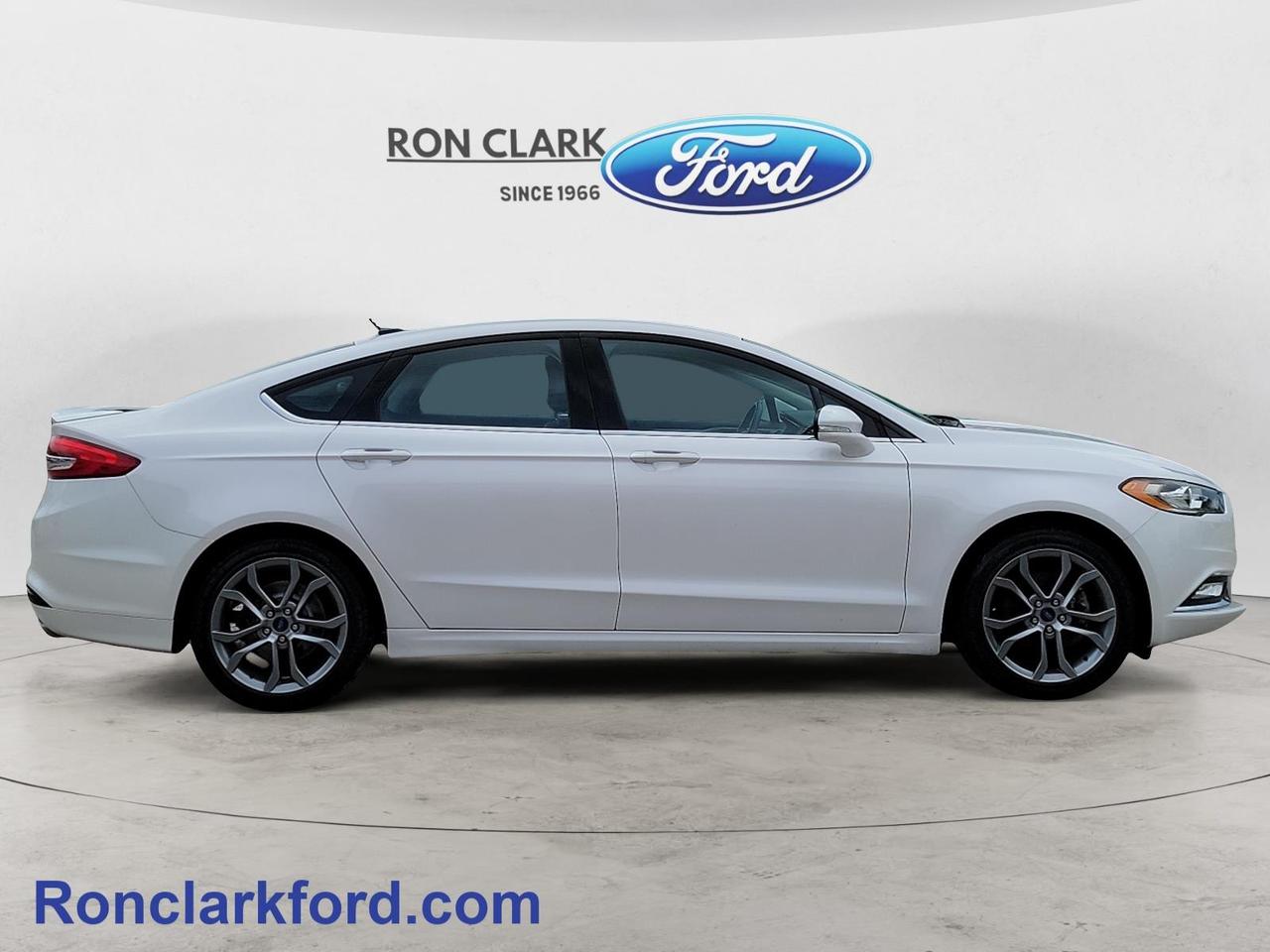 2017 Ford Fusion SE 4dr Front-wheel Drive Sedan Photo