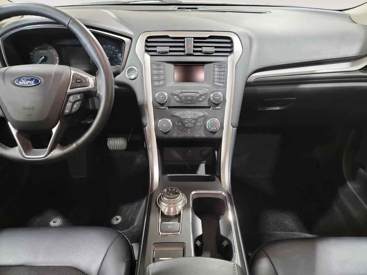 2017 Ford Fusion SE 4dr Front-wheel Drive Sedan Photo