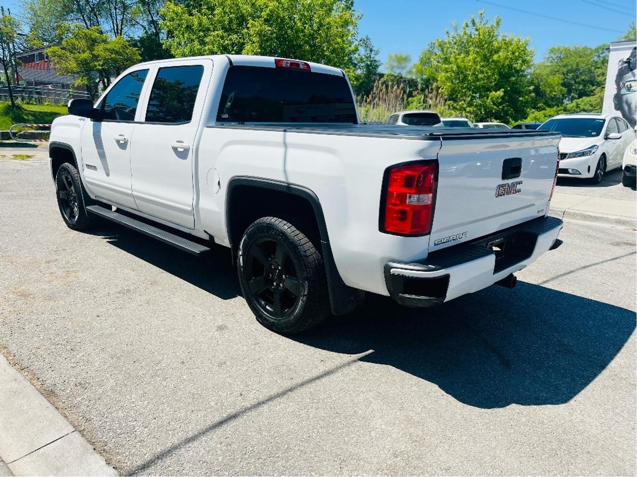 2017 GMC Sierra 1500 V8   5.3L CREW CAB CERTIFIED Photo