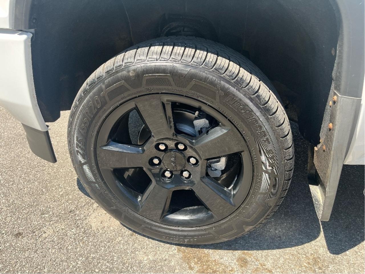 2017 GMC Sierra 1500 V8   5.3L CREW CAB CERTIFIED Photo