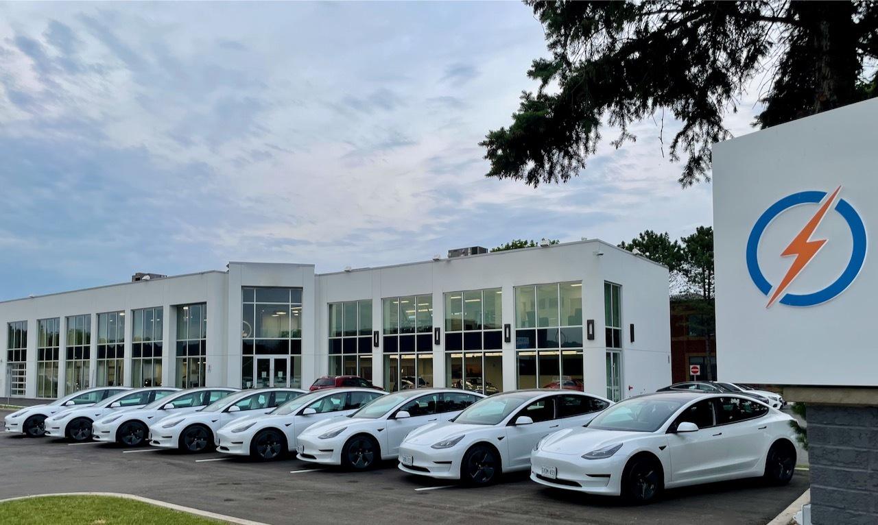 2021 Tesla Model 3 Standard Range Plus RWD   1 Owner! No Extra Fees! Photo