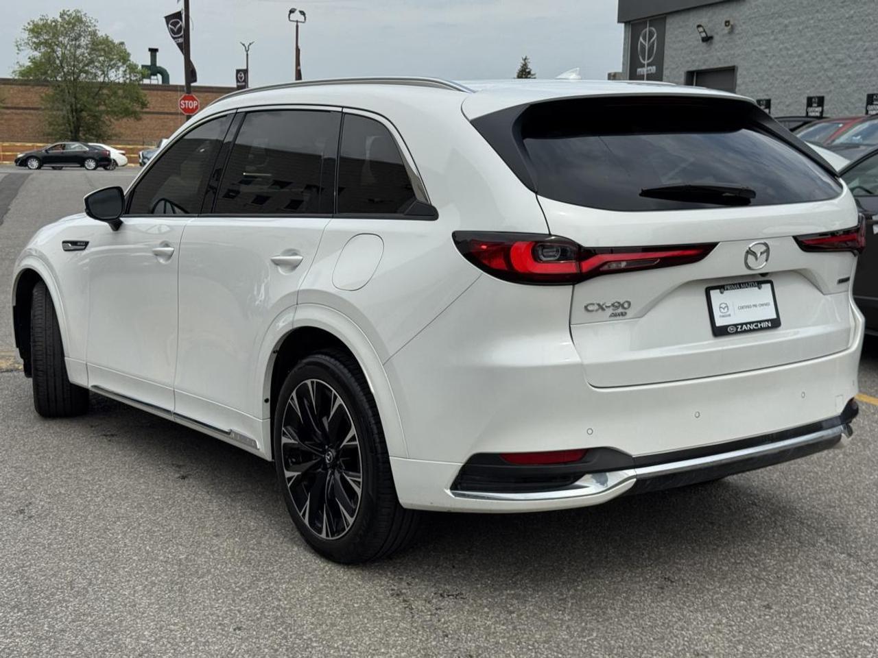 2024 Mazda CX-90 MHEV SIGNATURE/ ONLY 23K/ EXTENDED WARRANTY/ 3.95% RATE Photo