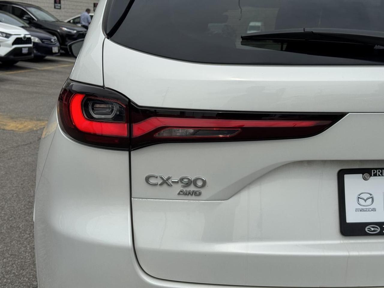 2024 Mazda CX-90 MHEV SIGNATURE/ ONLY 23K/ EXTENDED WARRANTY/ 3.95% RATE Photo